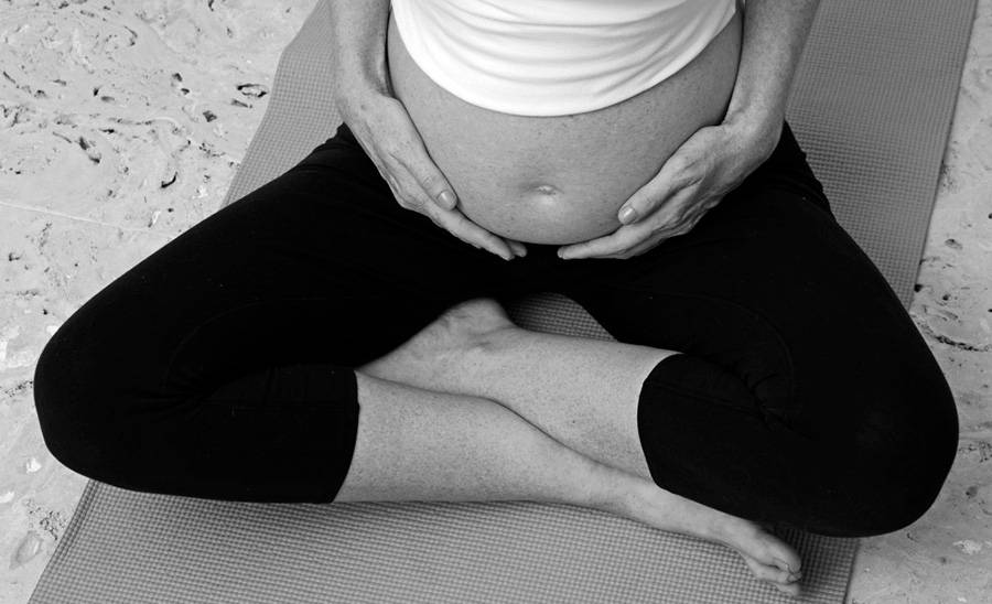 corsi di yoga per la mamma